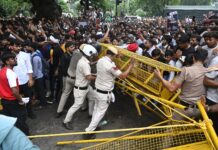 Police clash with protesters as India’s ‘Cockroach’ movement marches on Parliament